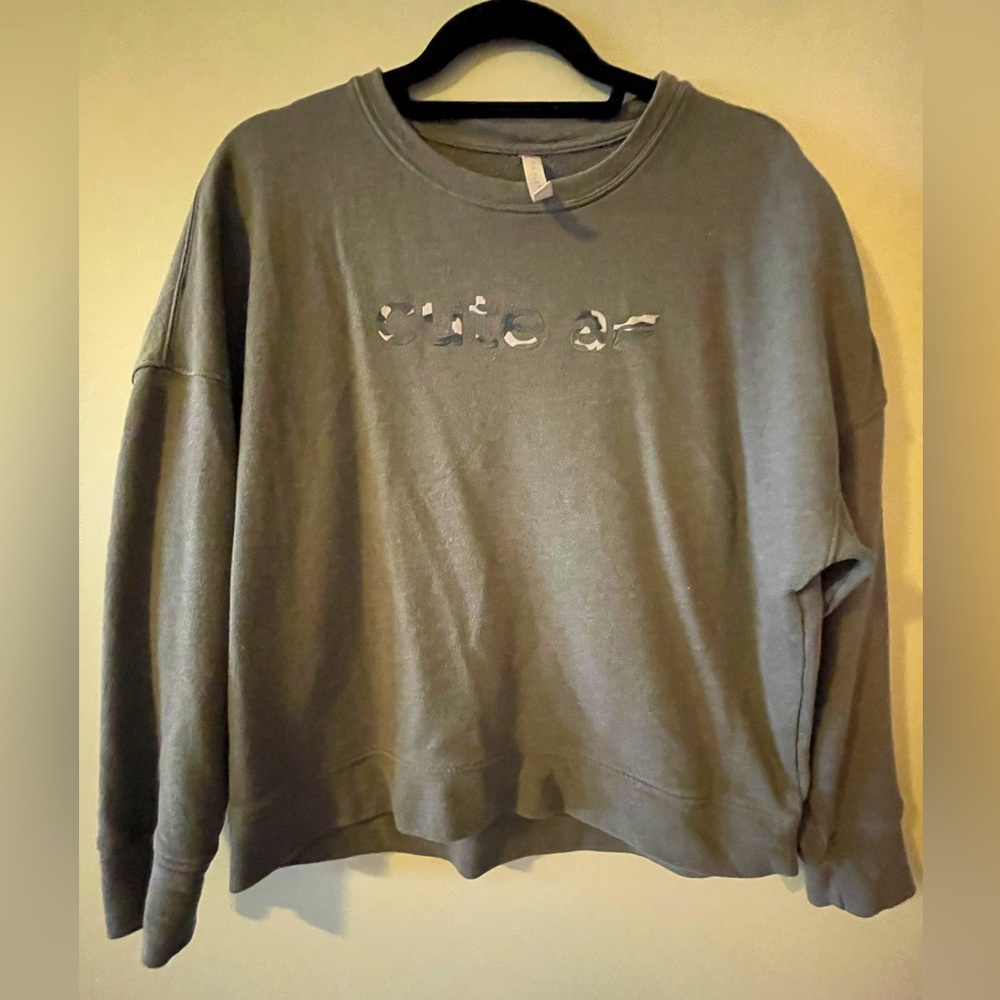 Fabletics crew neck sweatshirt